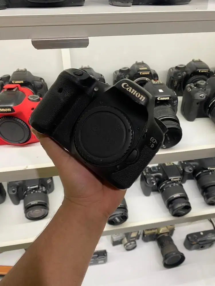Kamera dslr canon 7D body only cocok buat sport