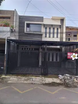 Di Jual Rumah modern minimalis mainroad  sarijadi