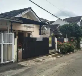 Rumah  di Ujungberung  luas hampir 200 m dan kamar tidur 3