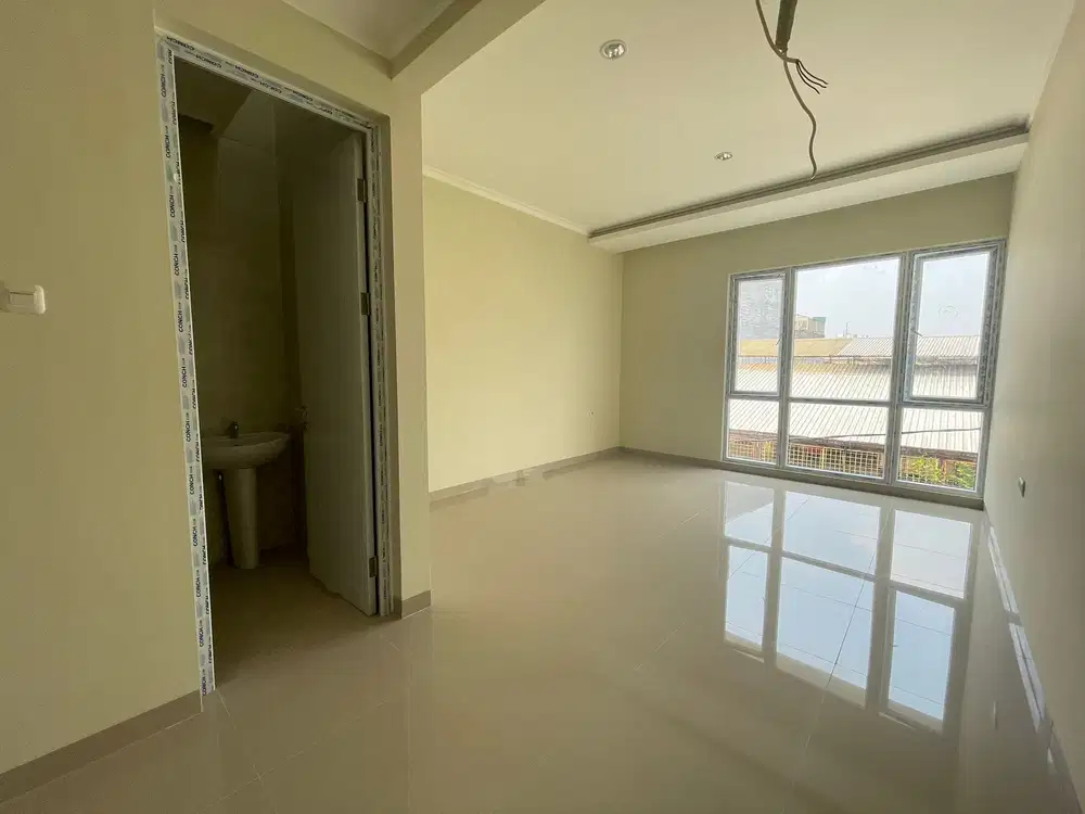 Rumah 3 Lantai Jalan Asem Raya Duri Kepa Jakarta Barat Siap Huni