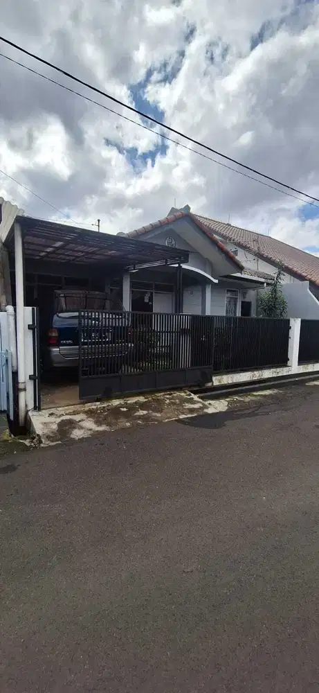 DIJUAL RUMAH TINGGAL TERAWAT STRATEGIS ARCAMANIK ENDAH BANDUNG