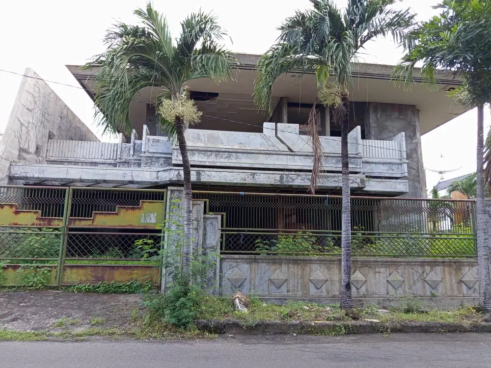 Butuh Super CEPAT LAKU!!!  Rumah Hijau Lokasi Bagus Di Darmo!!