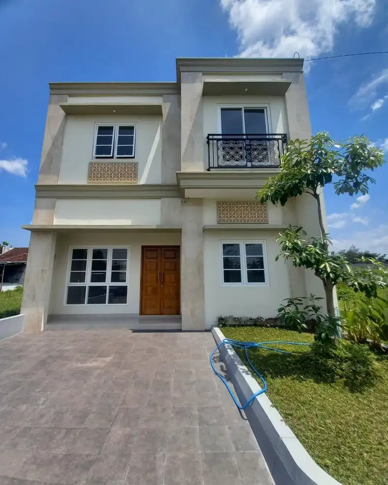 RUMAH MEWAH STRATEGIS DI JALAN PALAGAN KM 9, GITO GATI NGAGLIK SLEMAN