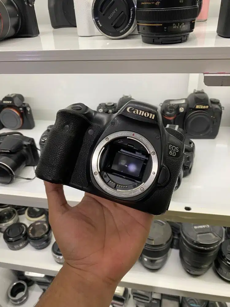 Kamera canon profesional 6D fullframe body only siap pakai