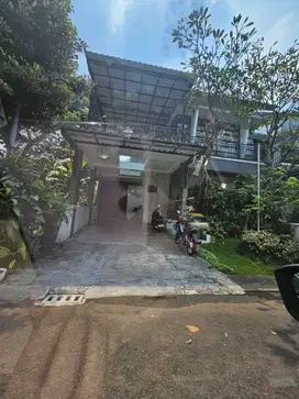 Dijual Rumah Dua Lantai di Bintaro Tangerang Selatan Banten