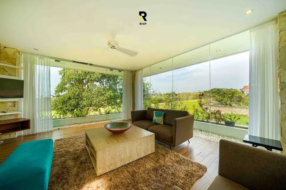 Villa With Stunning View (Seaview & Golf Yard) For Sale in Pecatu