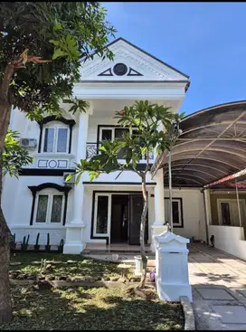 Disewakan Rumah Luas Uk. 10x18m Di Laguna Regency, Pakuwon City