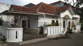 DIJUAL RUMAH STRATEGIS TENGAH KOTA KIARACONDONG BANDUNG