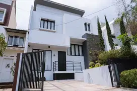 Jual Rumah CANTIK BANGET di Setiabudi Bandung