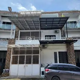 DIJUAL RUMAH JALAN SUNGGAL KOMPLEK LACOSTE PARADISE (Budi Hartanto)