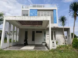 Dijual cepat rumah hook halaman luas view bagus