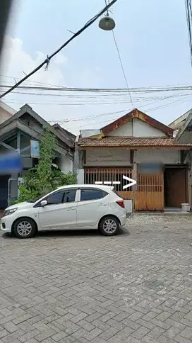 TURUN HARGA   Dijual Cepat Rumah Bagus Jl Serayu Surabaya