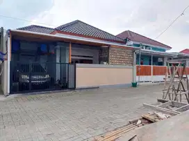 Dijual Rumah di Gentan Sukoharjo pesan bangun free desain