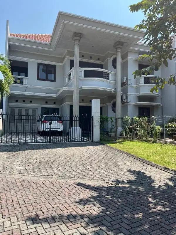 Rumah Mewah Graha Family Blok Terdepan dekat Citraland WBM