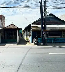 Raya Wiyung Komersial Area dekat Tol, Graha Family , Dian Istana