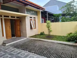 Di jual rumah siap huni di kawasan perumahan antapani
