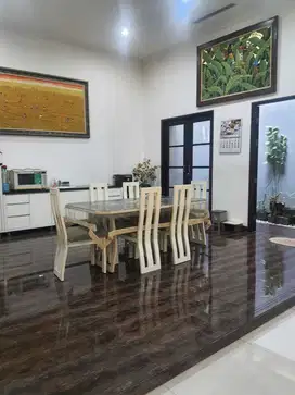 Rumah 2 lantai lokasi strategis Green ville Jakarta Barat
