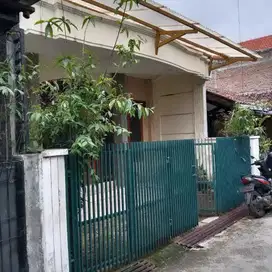 Rumah Murah 1,5 Lantai siap huni di Komplek Sarijadi Bandung