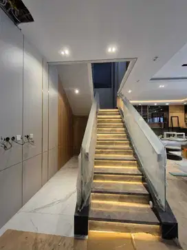 Dijual rumah full furnished mewah baru Citraland Raffles Garden dekat