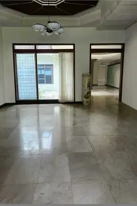Dijual Rumah Lokasi Strategis di Jl. Raung Semarang