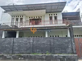 RUMAH MEWAH DENGAN LINGKUNGAN ASRI DI NGAGLIK SLEMAN