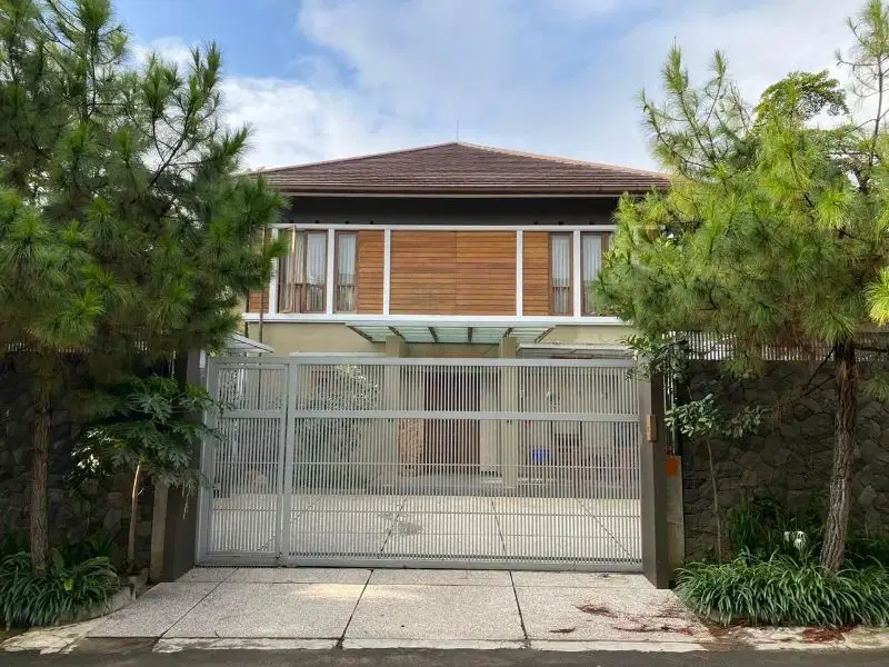 WOW Rumah Semi VILLA CANTIK dan NYAMAN di SETIABUDI Bandung dijual