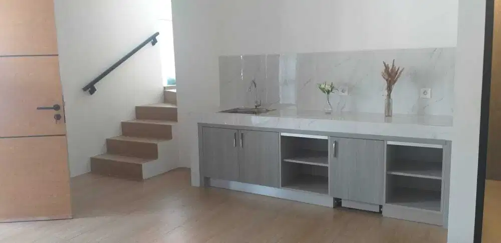 DISEWAKAN Rumah Millenial 2lt. di Cendana Park, Lippo Karawaci