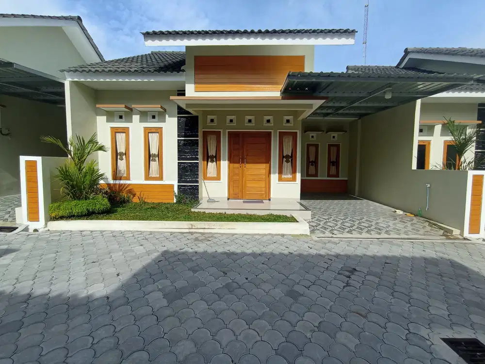 TERMURAH! RUMAH CANTIK SIAP HUNI STRATEGIS 15 MENIT KE AMPLAZ