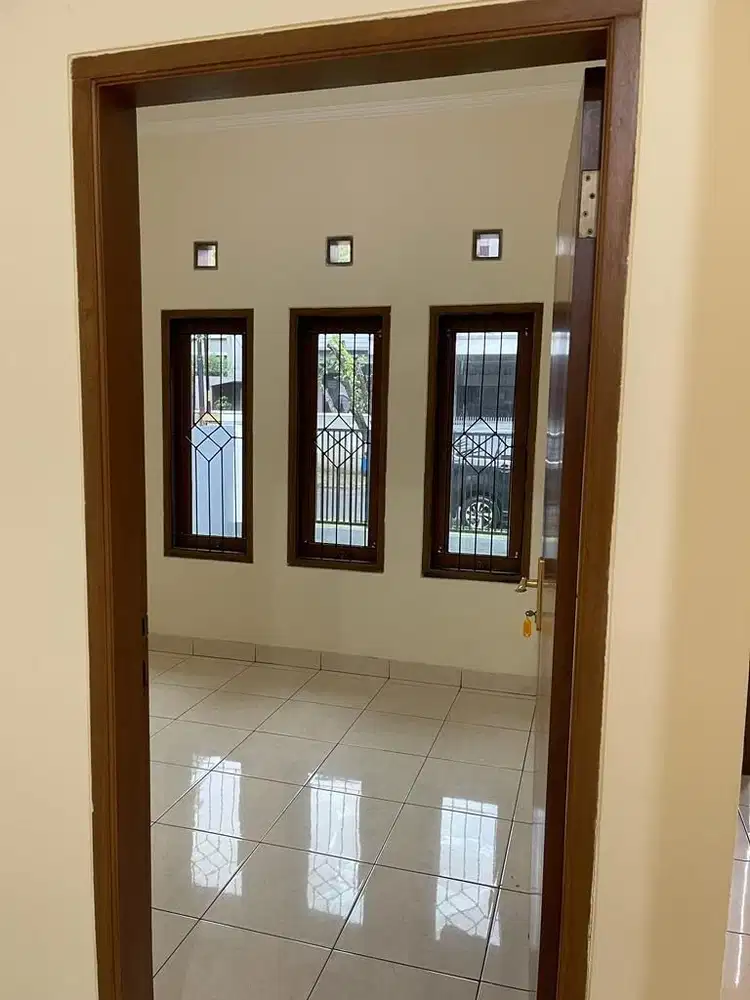 Sewa Rumah Siap Huni di Komplek Batununggal Bandung