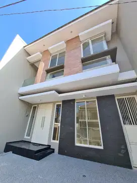 Dijual Cepat Rumah Baru 2 Lt Nginden Intan Timur Surabaya