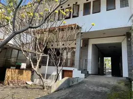 Rumah Mewah Nyaman Sejuk di Hegarmanah Ciumbuleuit Bandung