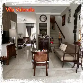 Rumah Minimalis 2 Lantai Villa Valencia