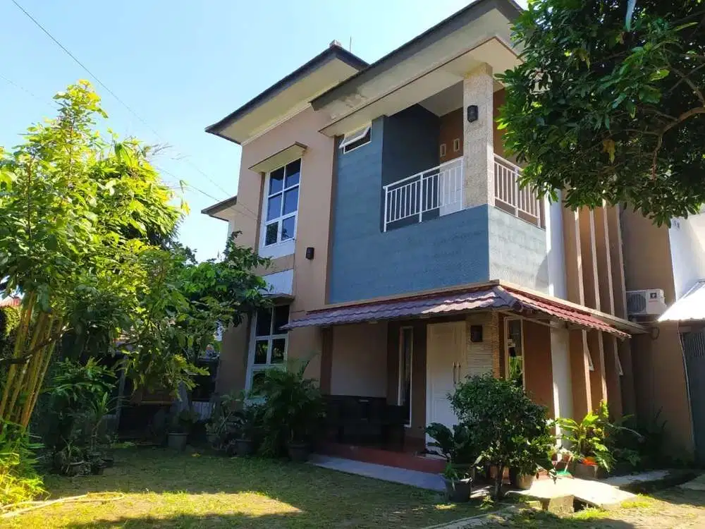 Rumah mewah 2 lantai sejuk  bagus kokoh di jalan damai