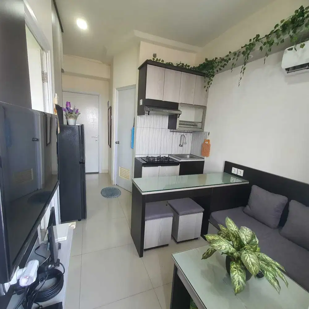DISEWA APARTEMEN GREEN PRAMUKA TENGAH KOTA SCARLET MALL PER 6 BULAN
