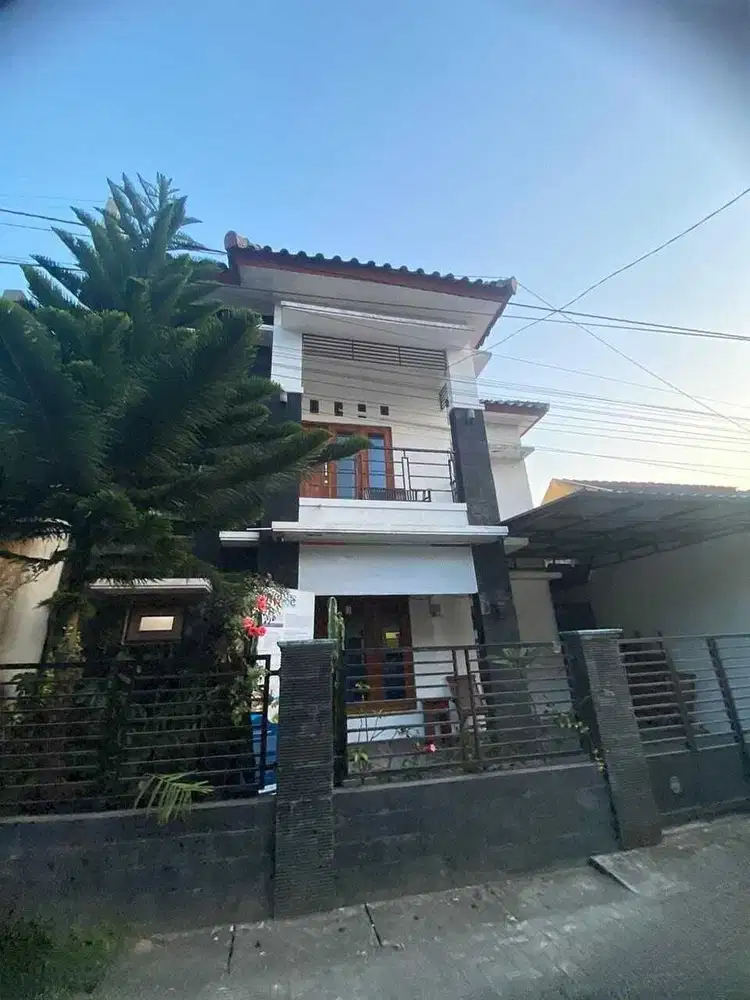 Rumah 2 lantai sangat myaman dan strategis dserah gito gati