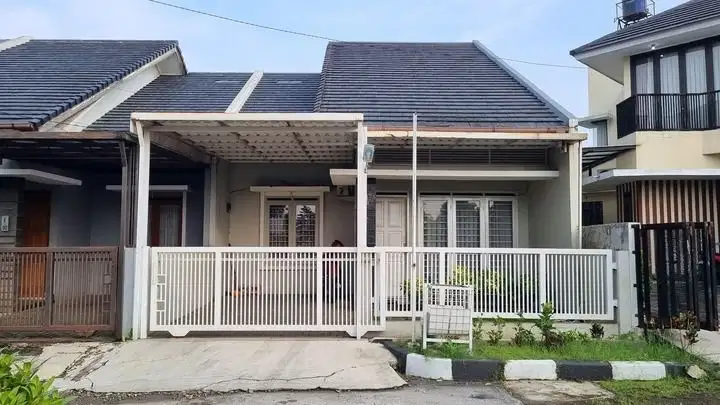 Rumah Terawat Tanah Luas Di Dalam Komplek Asri Antapani Kota Bandung