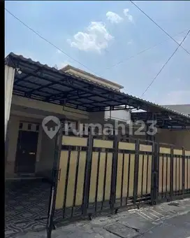 Rumah bagus siap huni akses mobil lokasi strategis di condet
