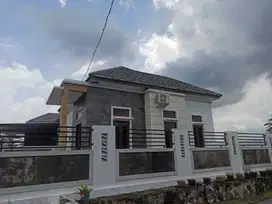 JUAL RUGI RUMAH BESAR TANAH LUAS SHM DI PRAMBANAN KLATEN