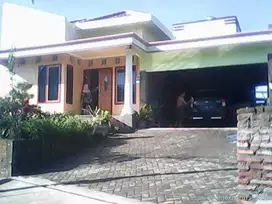Rumah Villa Murah Siap Huni Lokasi Strategis di Belakang Wisata Batu