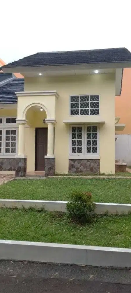 Dijual rumah  dikota wisata