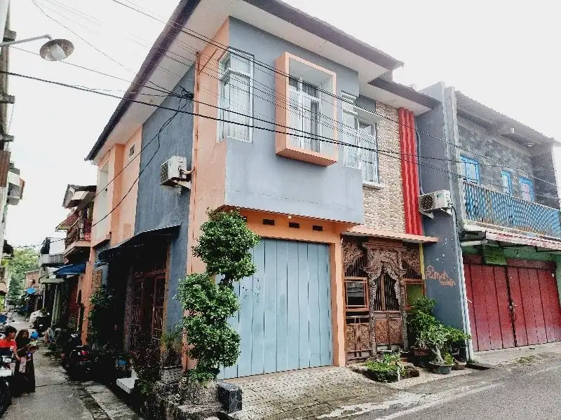Rumah Apik 2 Lt Strategis Semi Furnish Bisa Untuk Kantor
