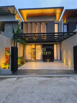 RUMAH MODERN 2 LANTAI, 2 MENIT STADION MAGUWOHARJO