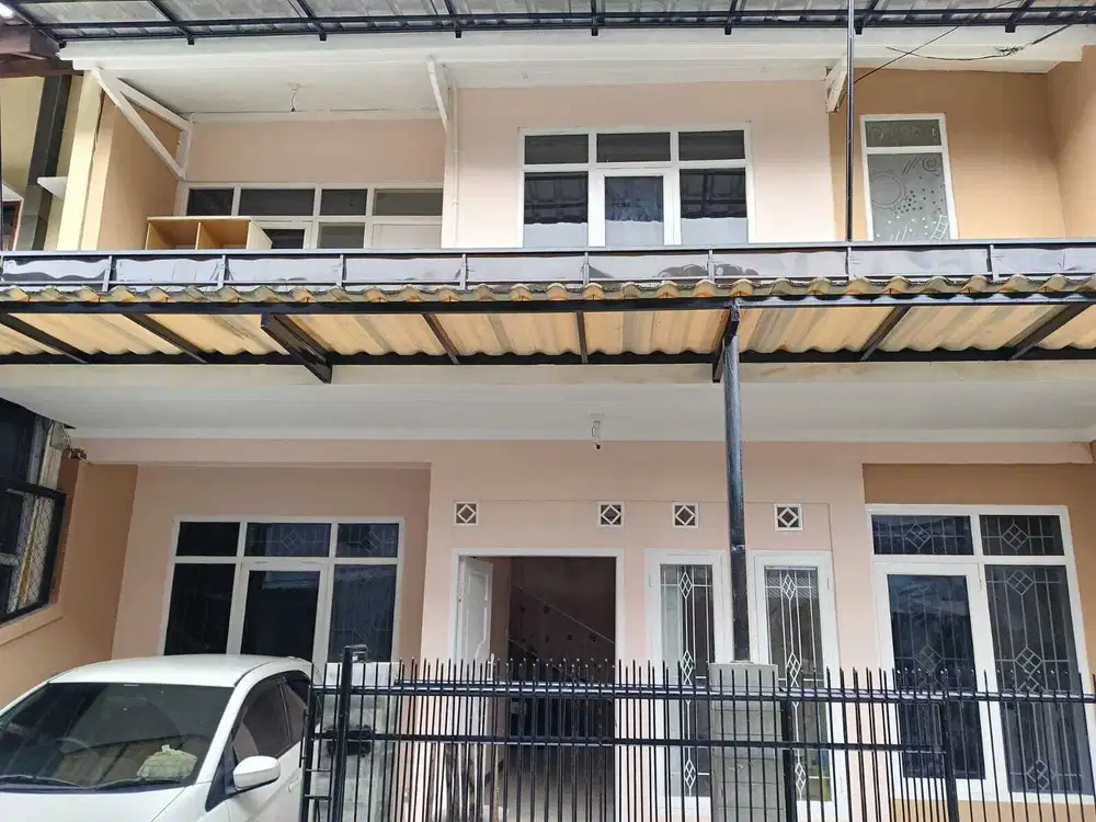 Rumah Semi Furnished Di komplek Taman Cibaduyut Dekat Mekarwangi kopo