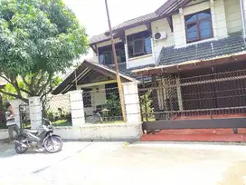 Di jual Rumah bangunan lama  best location gumuruh Turangga siap nego