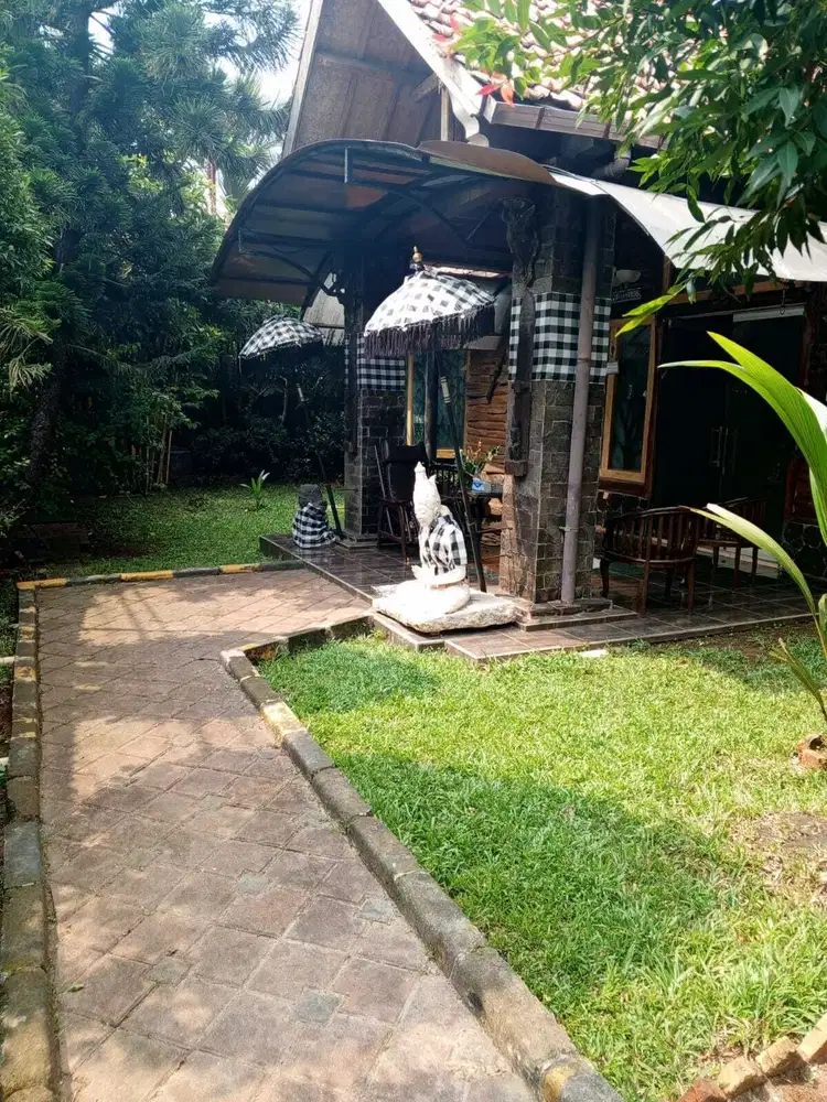 RUMAH LUAS ASRI MURAH JALAN LEBAR STRATEGIS DI JAGAKARSA JAKSEL