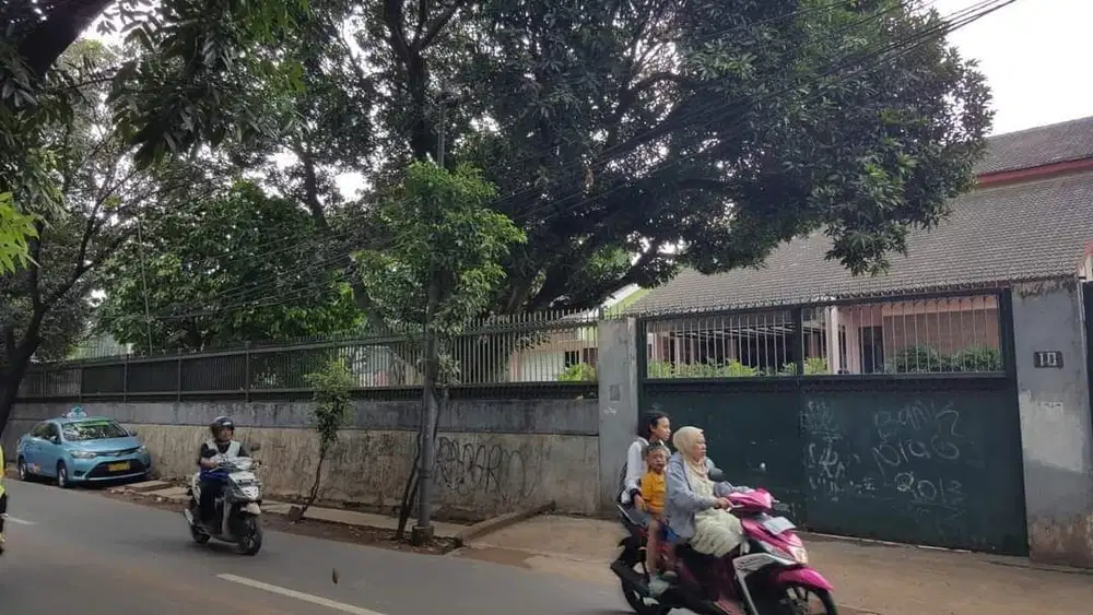 Rumah Luas Asri Nyaman Strategis Di Pejaten Barat Harga Dibawah NJOP