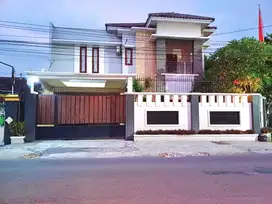 Rumah Mewah MURAH Tepi Jalan Ramai Dekat Tol Klodran