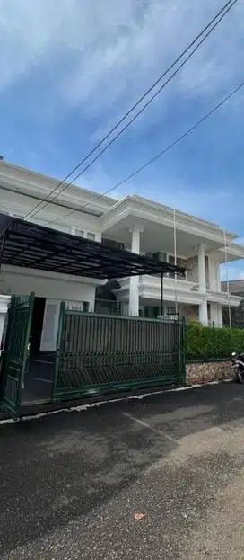 dijual rumah mewah clasic di Radio dalam Jakarta selatan