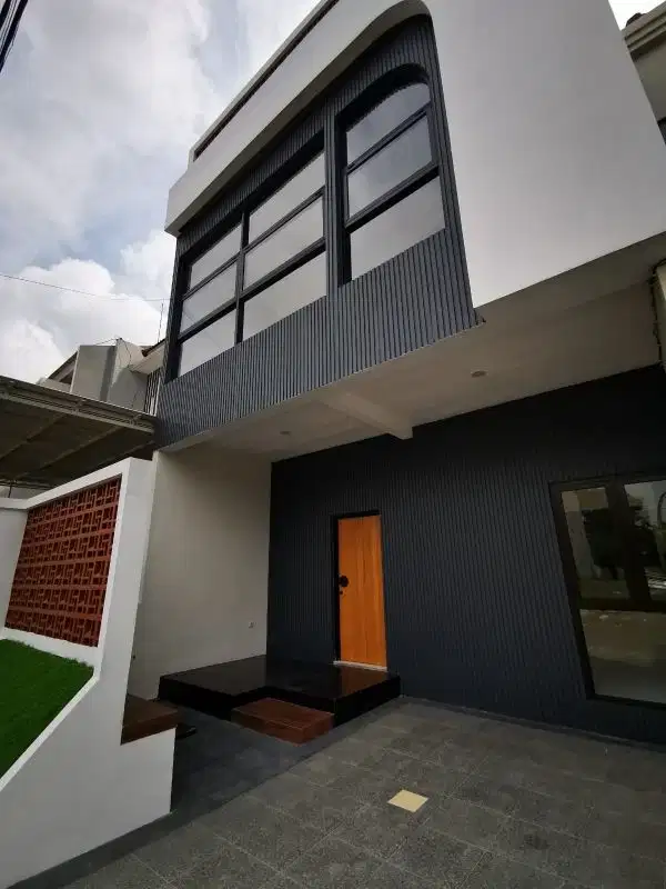 rumah cantik 3 lt view bagus di ikan tombro dekat suhat kampus UB UMM