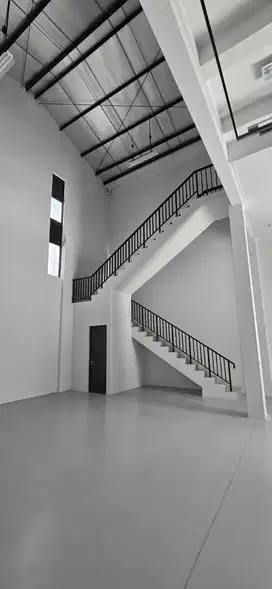 Disewakan Gudang Bizpark Pik 2 Ukuran 6x20 Multiguna Harga 115 Juta/Tahun